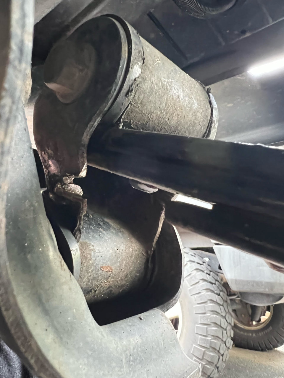 DobinsonL59-112-R-damage2.jpg