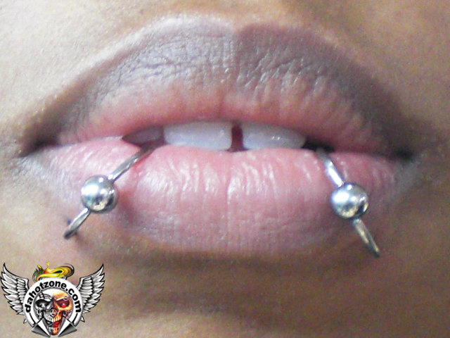 doble+lip+piercing+w+hoop.jpg