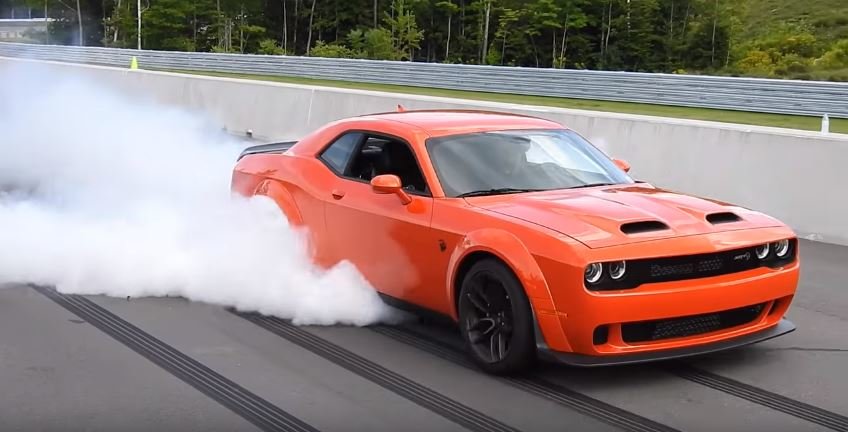 dodge-challenger-hellcat-redeye-pulls-massive-burnout-doesn-t-break-a-sweat-128133_1.jpg