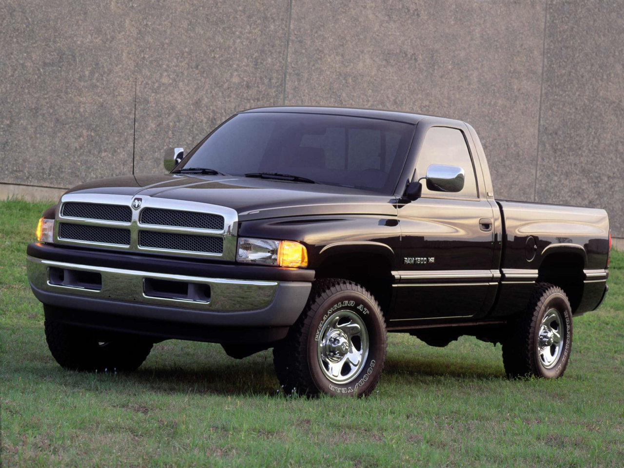 dodge_ram_1500_regular_cab_5.jpg