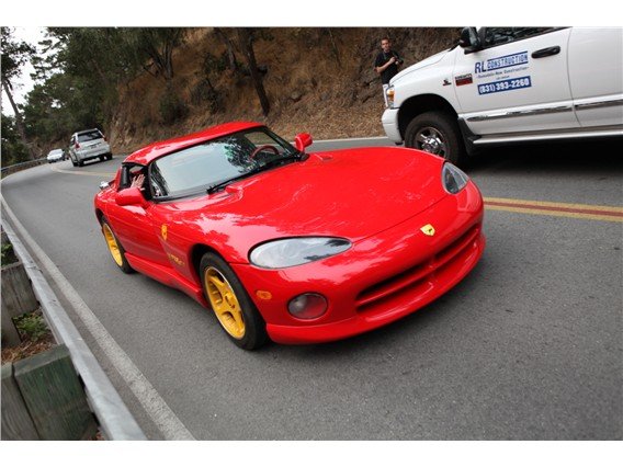 dodge_viper_red_with_yellow_wheels_3-568-426.jpg