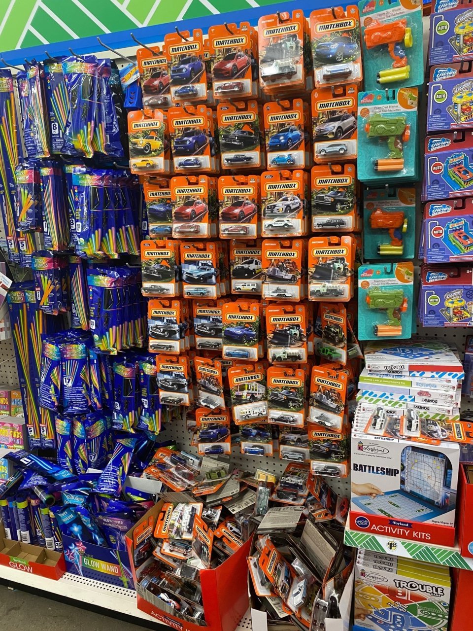 Dollar General Full of cars Jan 2023.jpg