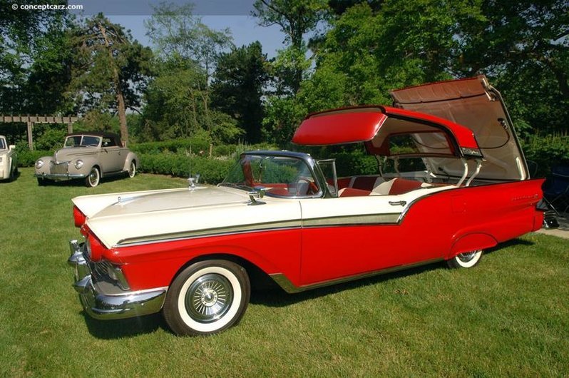 Dream Car. 1957 Ford Fairlane Skyliner.jpg