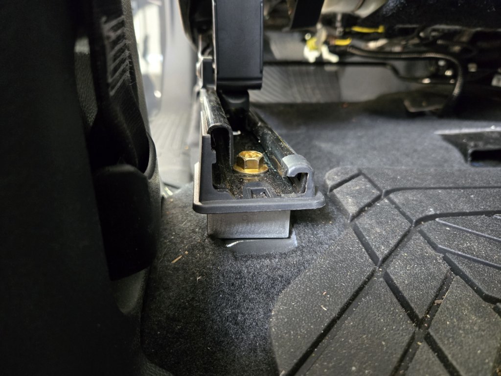 driver rear outboard.jpg