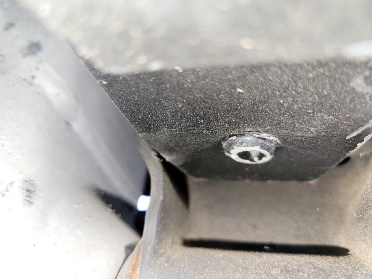 Driver shackle 1.jpg