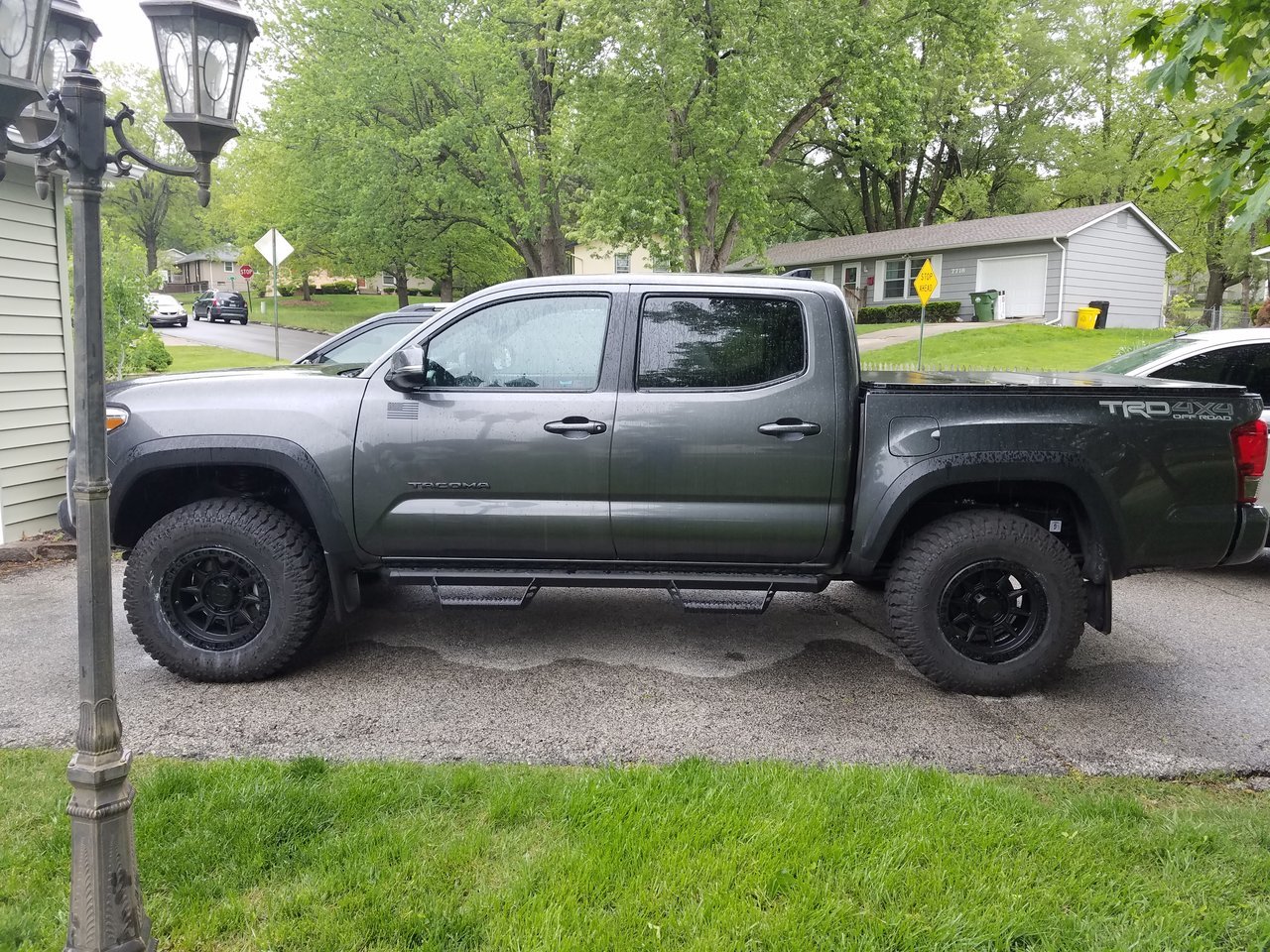 Driver side full view of new wheels.jpg