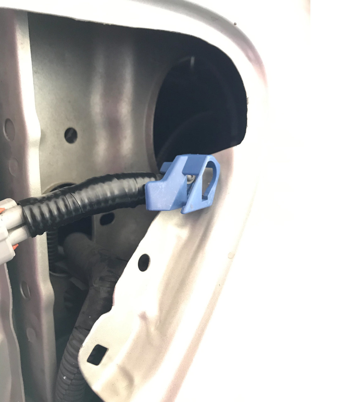 Driver side marker blue clip.jpg