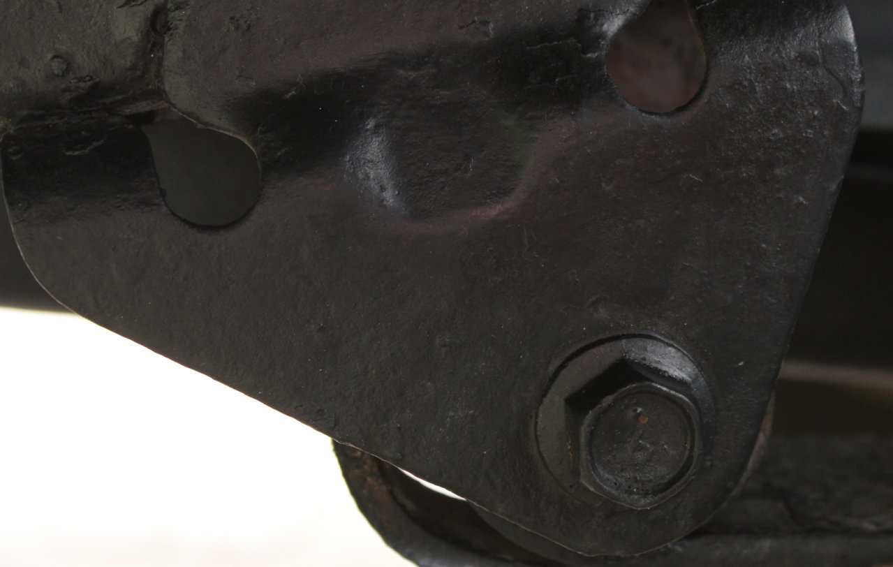 driver spring perch front - 2 krop.jpg