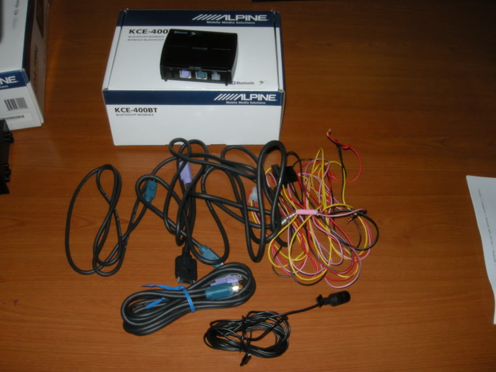 ALPINE 絶妙 KCE-400BT Bluetoothユニット ALPINE 絶妙 KCE-400BT Bluetoothユニット