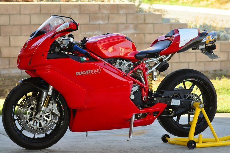 ducati2.jpg