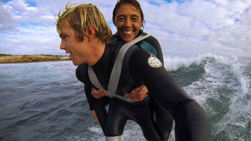 duct-tape-surfing-man-takes-paraplegic-woman-surfing-1024x576.jpg