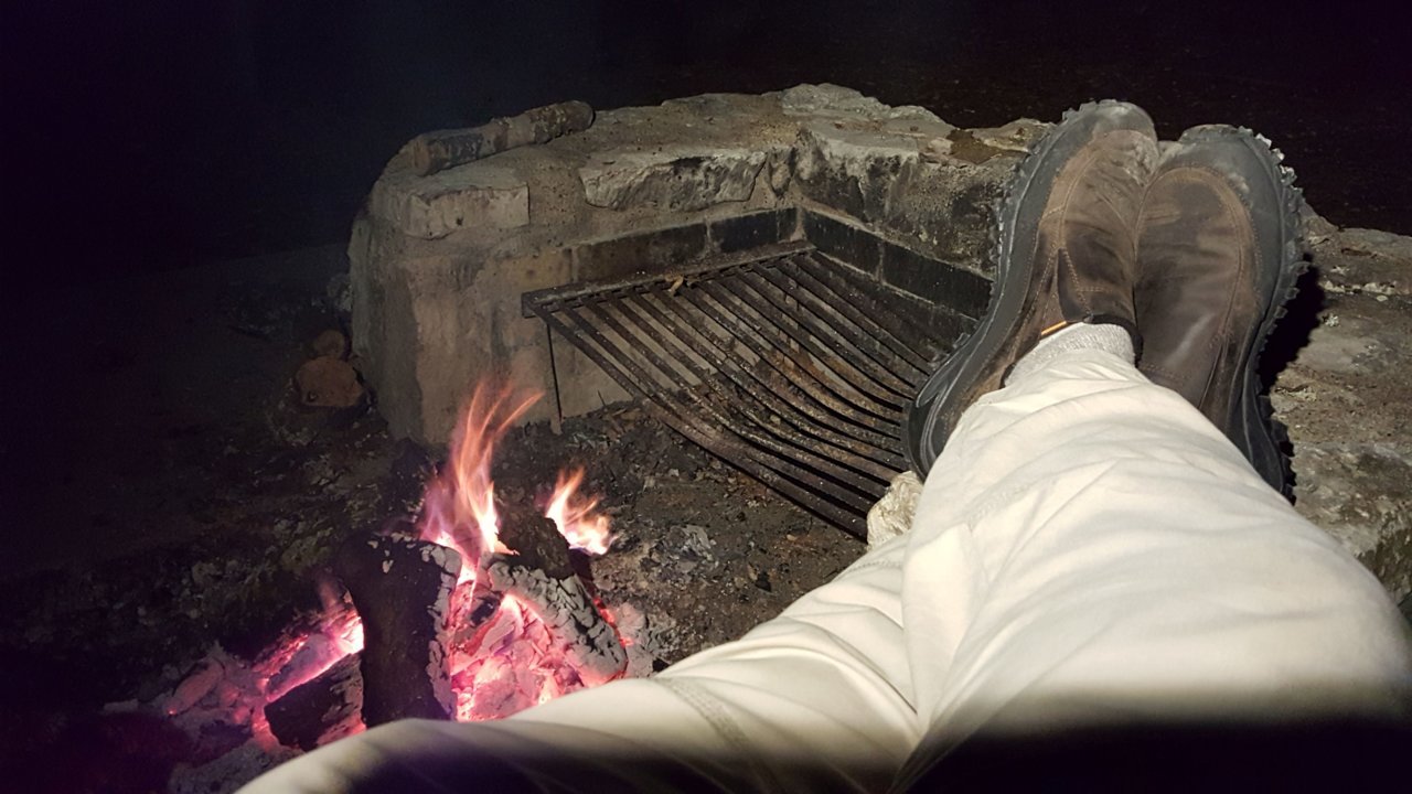 dvchillin1.jpg