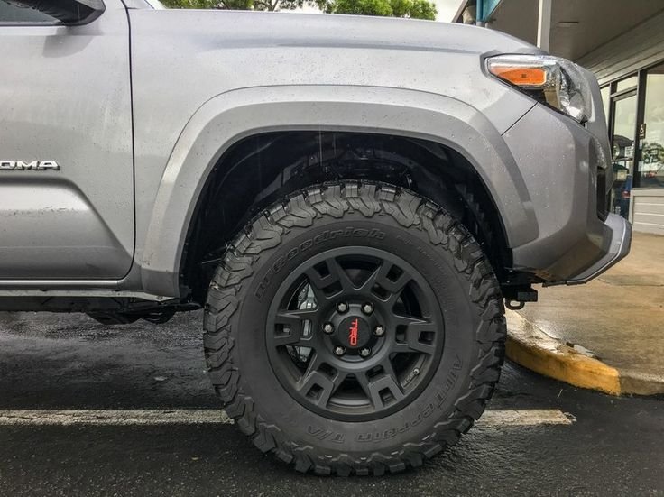 e0b46ad5b11388f954daf50377b76092--lifted-tacoma-tacoma-trd.jpg