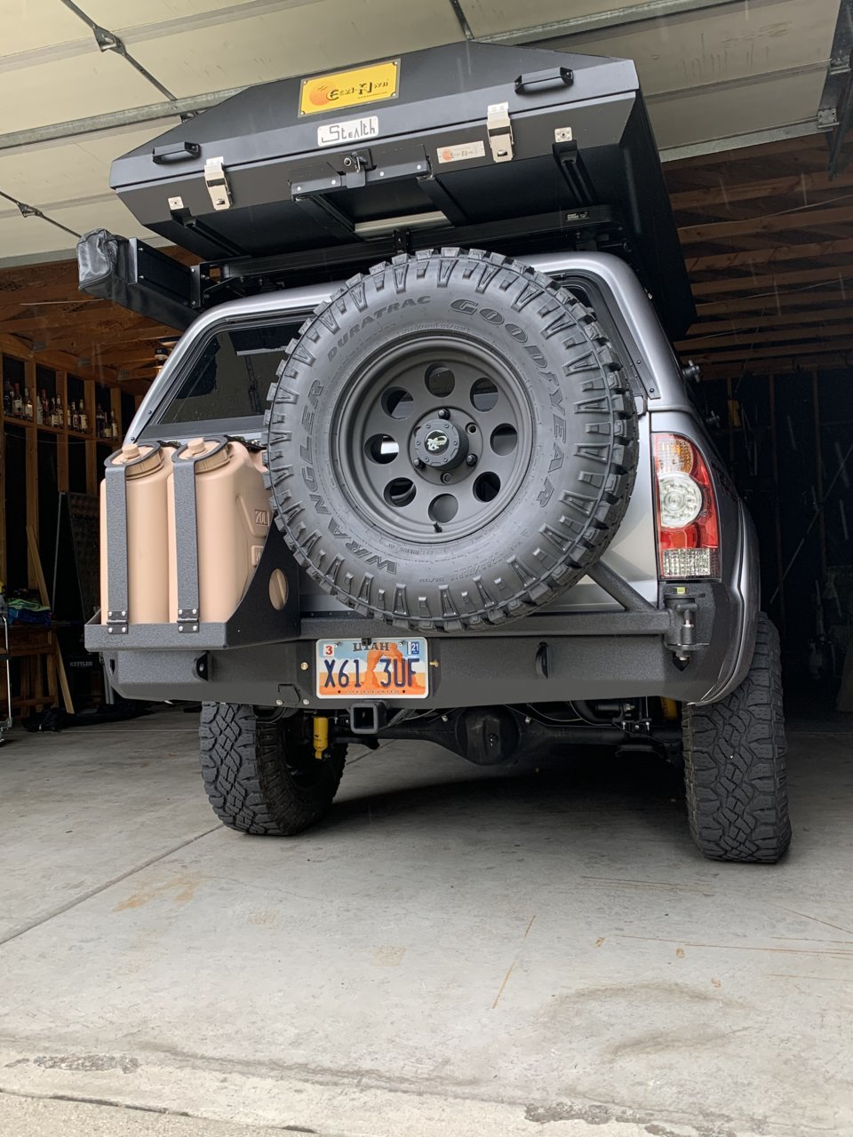 Anyone running the 4x Innovations Bolt On Rear Bumper with Tire Carrier ...