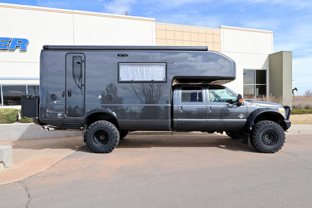 earthroamer-152-side-passengerresized-2-640x427-c.jpg