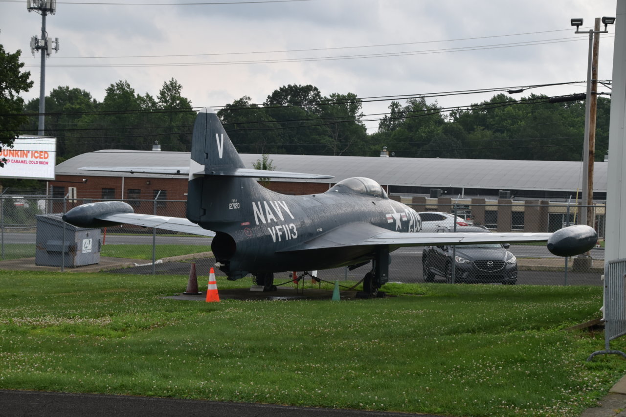 EB1_0146.jpg