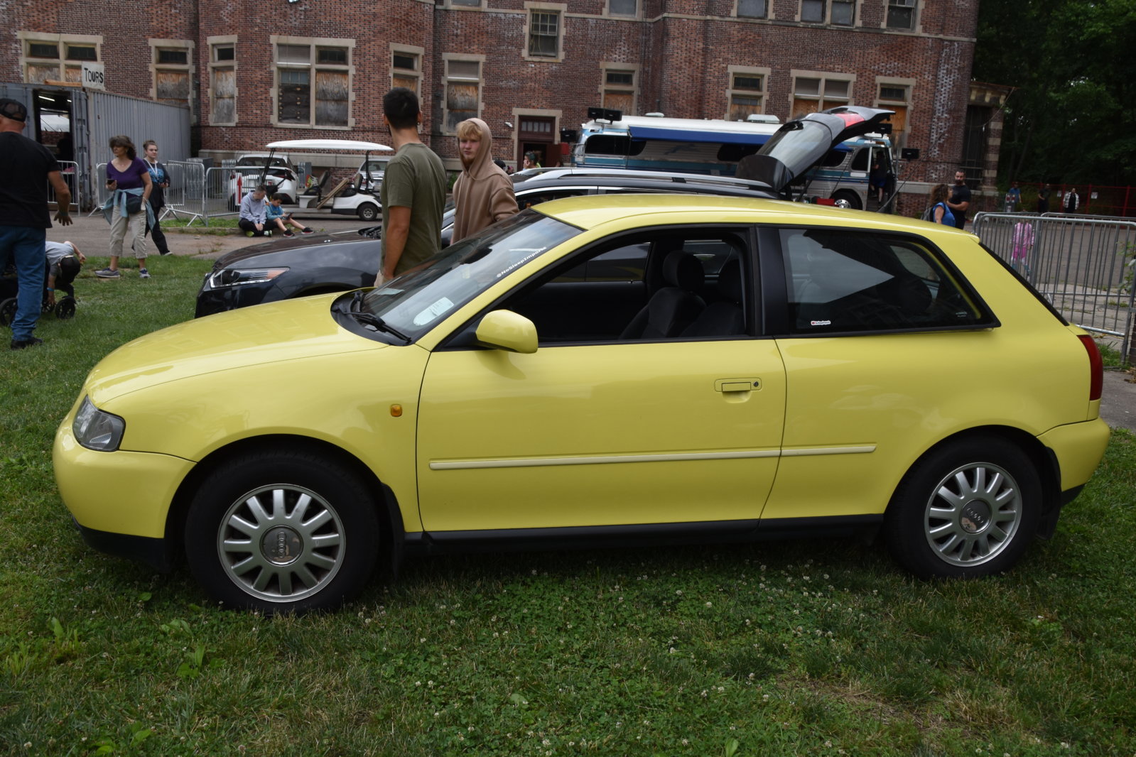 EB1_0377.jpg
