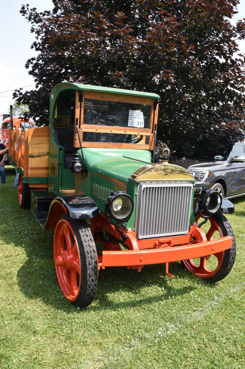 EB1_2207.jpg