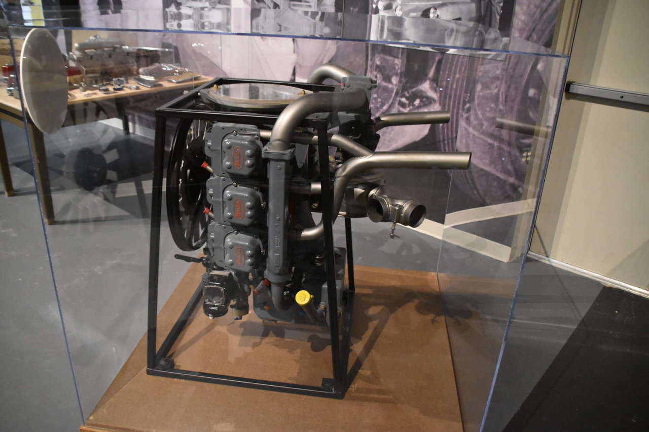 EB1_4595.jpg