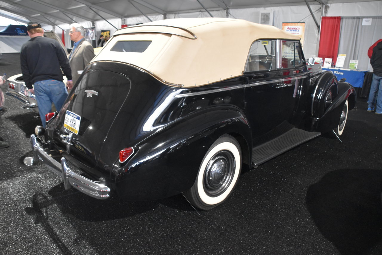 EB1_5086.jpg