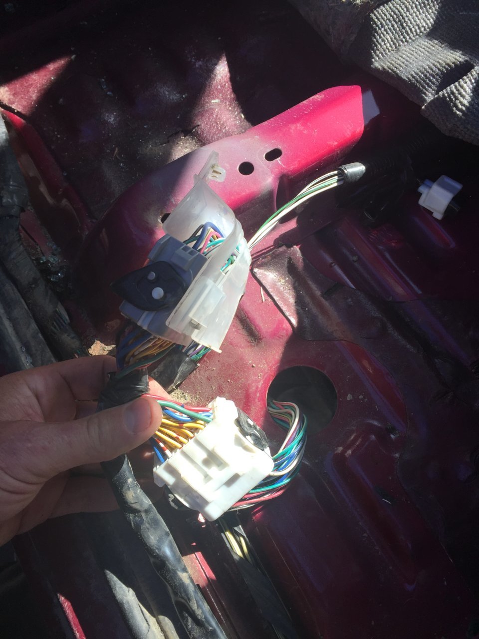 elocker donor car harness connector under seat.jpg
