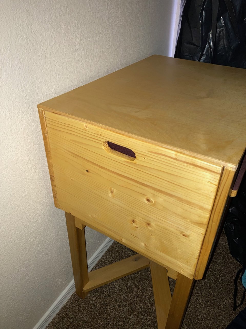 EndTableClosed.jpg