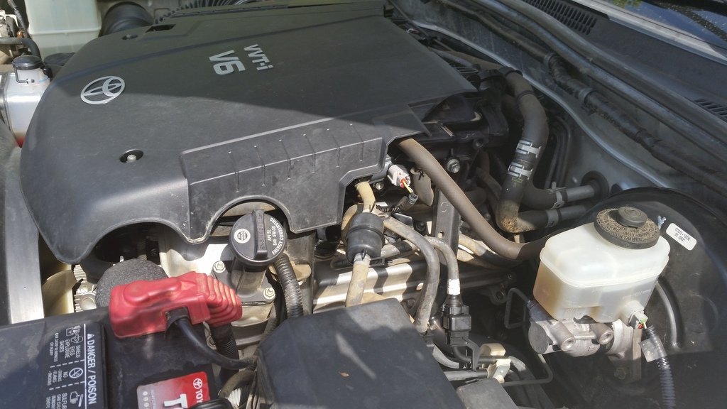 Engine%20Bay%202_zpsnippqwva_962694104b9231163c6333ba2308eac743979da0.jpg