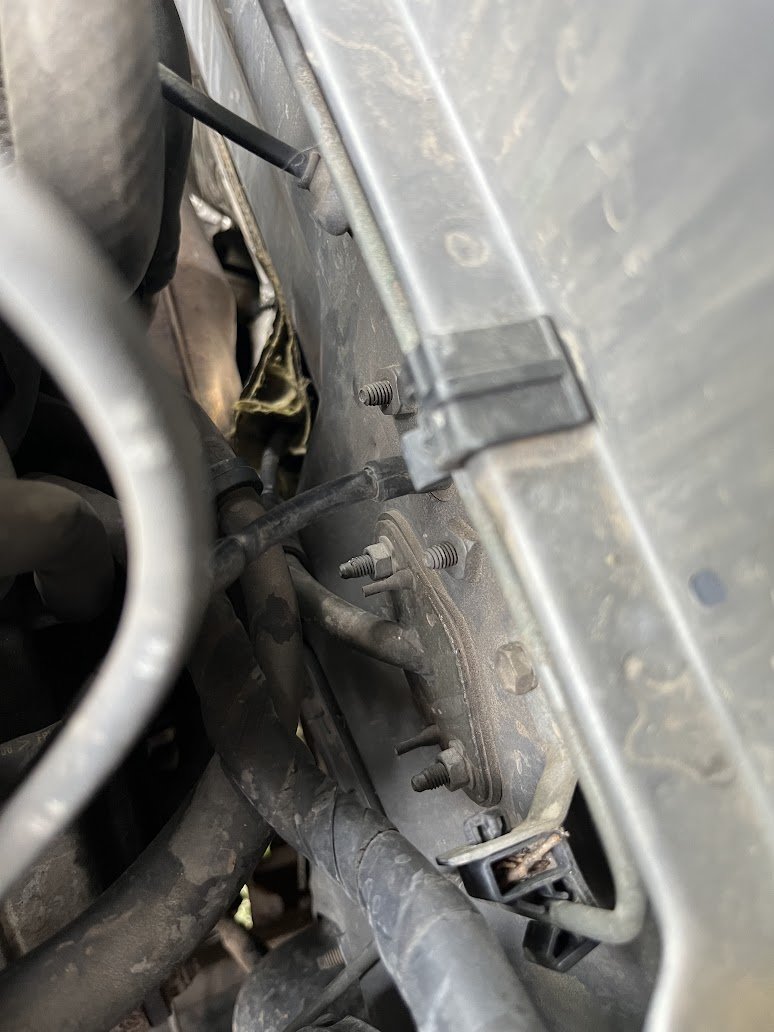 engine bay speedo cable.jpg