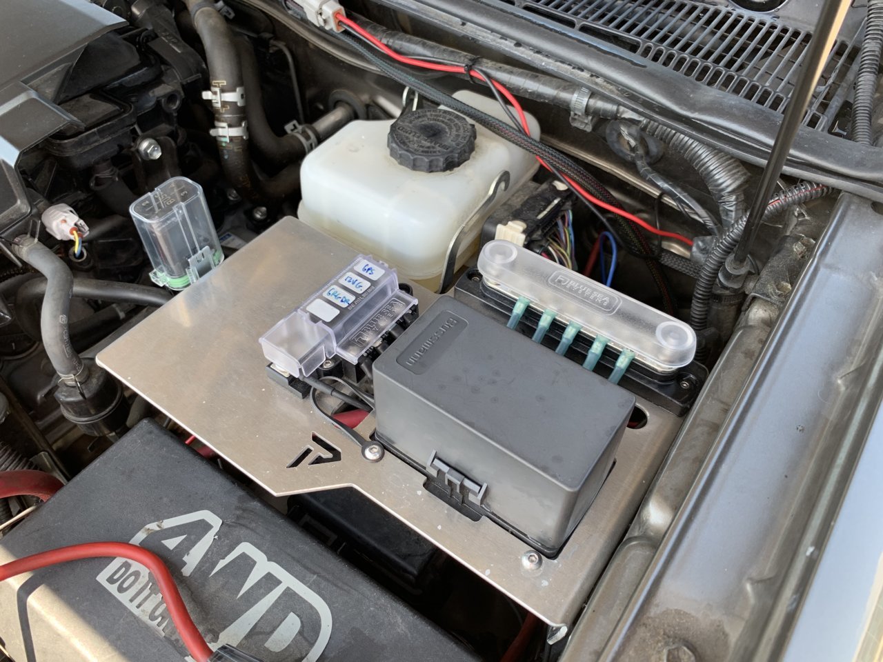 enginebay-auxpanel.jpg