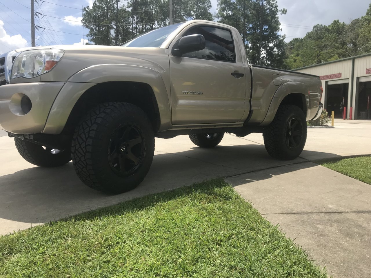 2006 Regular Cab Prerunner with 3