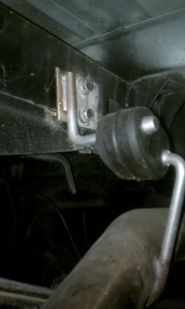 Exhaustbracket_ca9353f5e34f200de9a2e0e7075e52229c3d5732.jpg