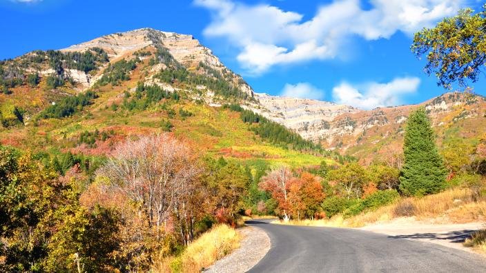 Explore-Utah-Valley-Alpine-Loop1-1b99a5085056a36_1b99a879-5056-a36a-0b3828d89976cb09.jpg