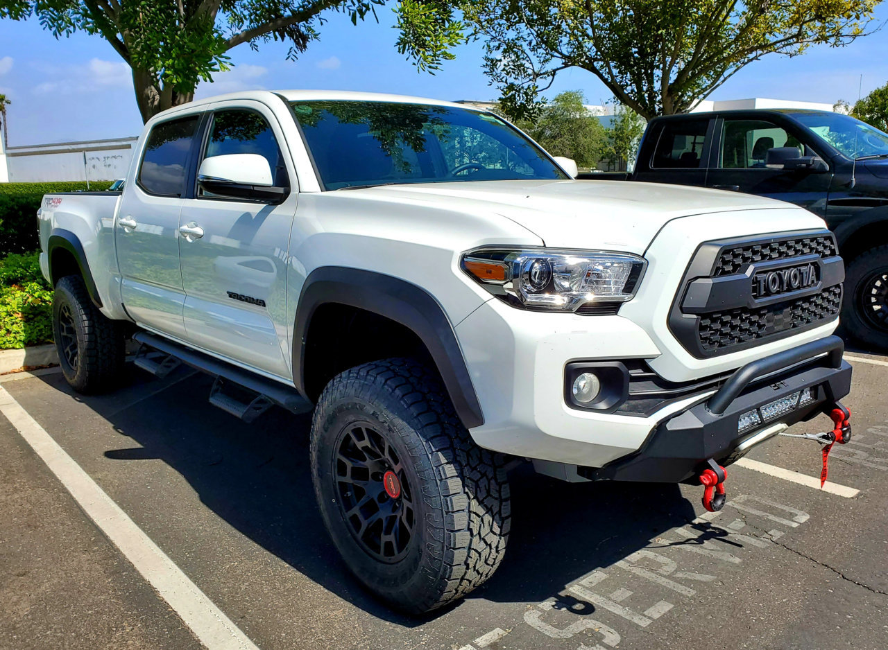 F246-White-2021-Taco-17x8.5_-10-Offset-ReadyLIFT-Bilstein-Coilover-3-inch-font-2-inch-rear.jpg