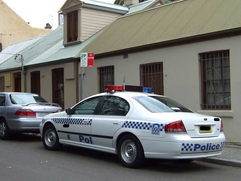 f61025_policecar_0364527ac9bf86df8eb009ce76851737465341a6.jpg