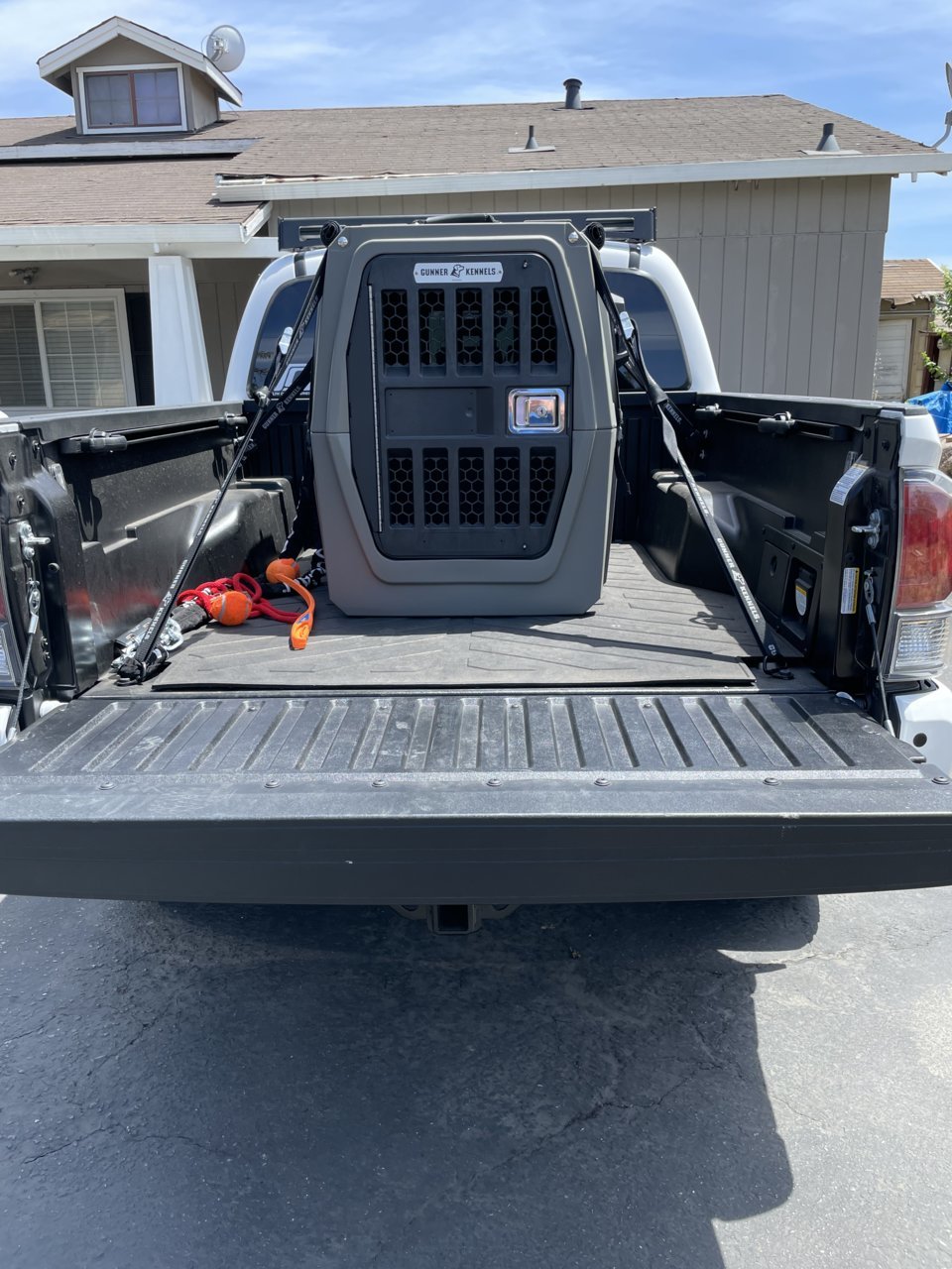 Dog crate clearance for truck cab