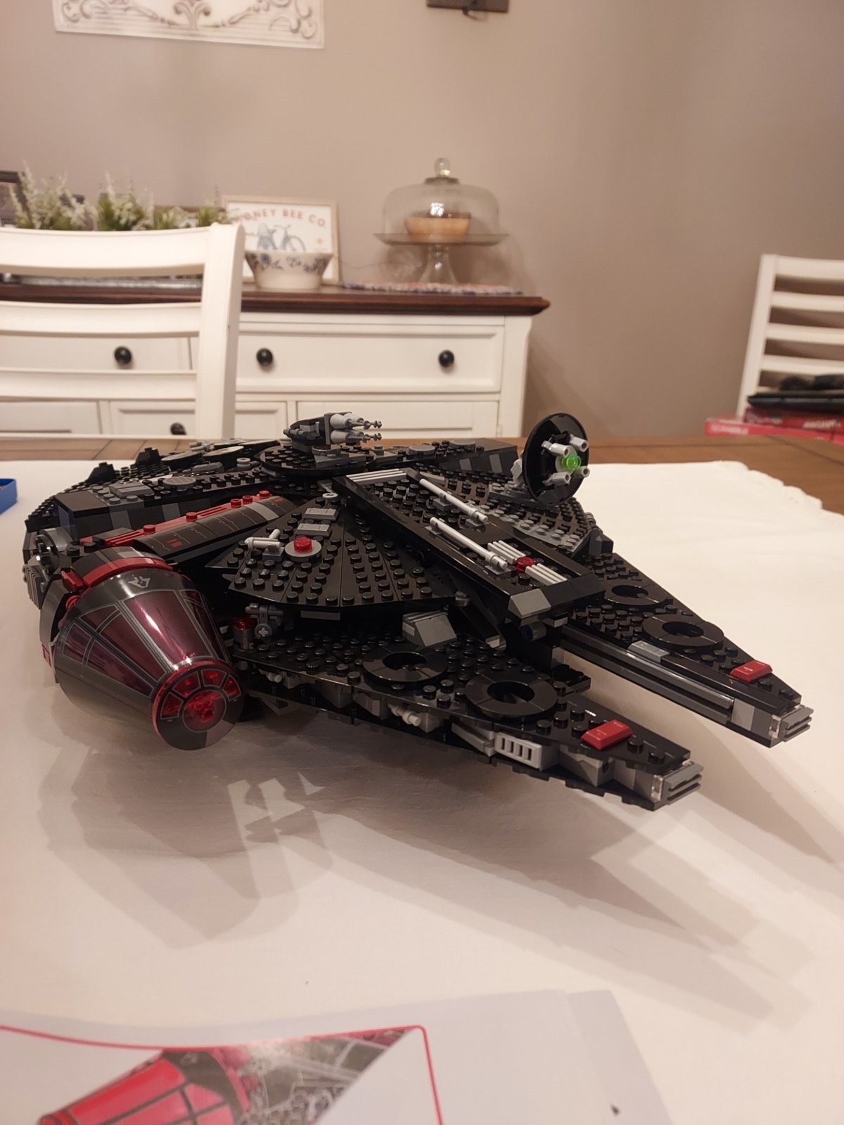 falcon1.jpg