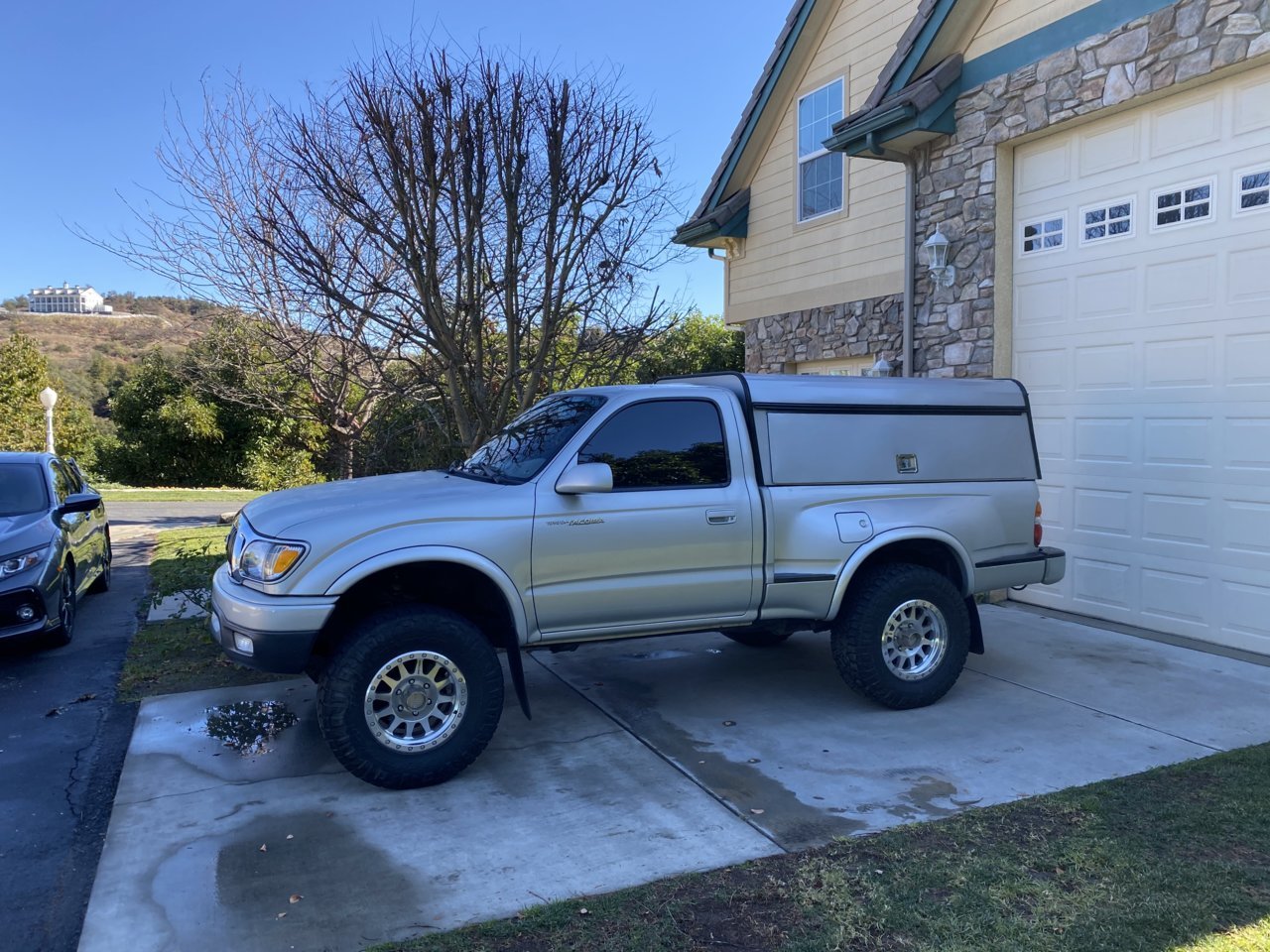 (SoCal) 1st Gen Tacoma StepSide LifeTime Aluminum Camper Shell | Tacoma