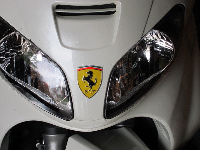 FerrariBadge.jpg