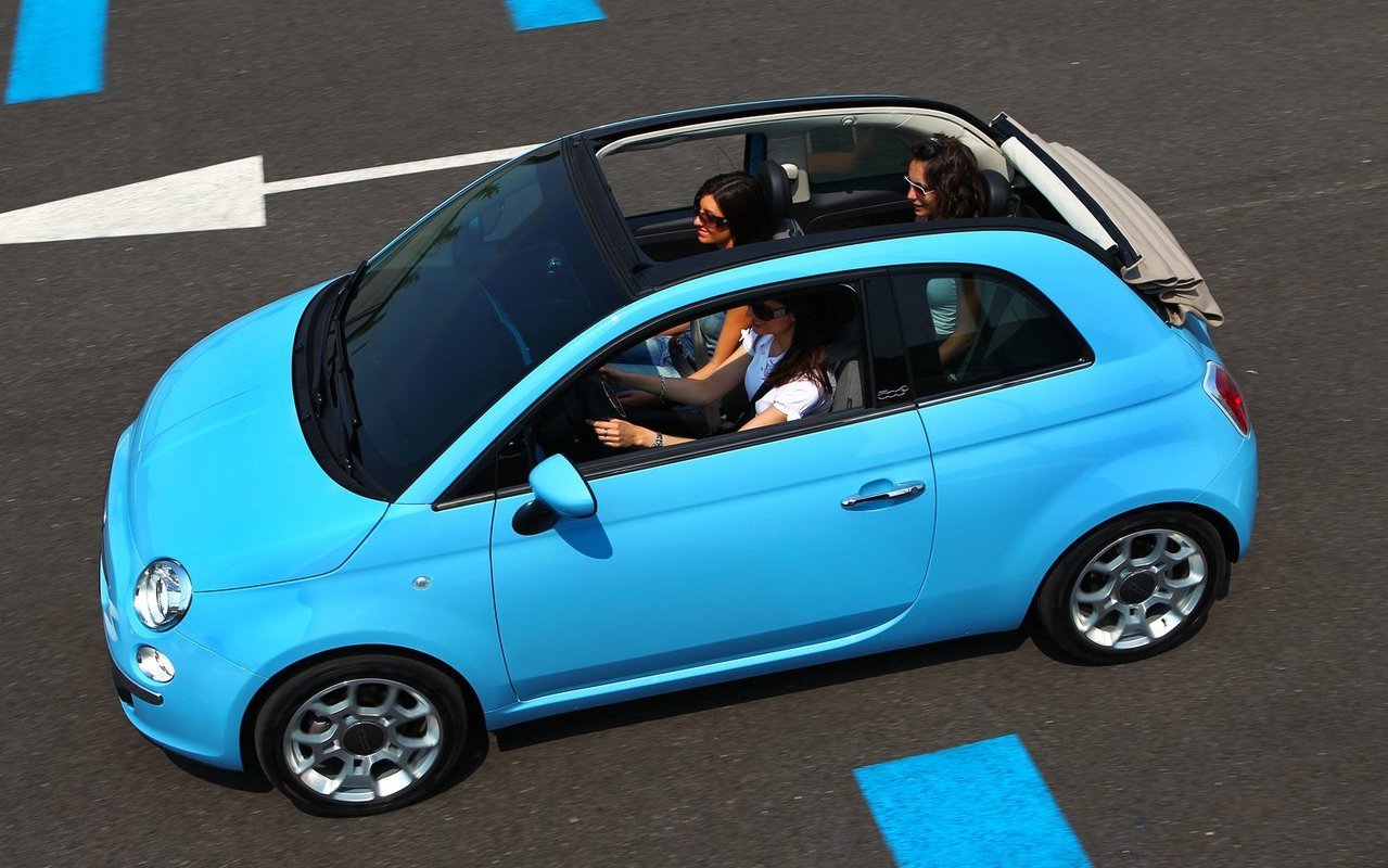 fiat-500-convertible-top-view_20f690287ec342f253fd74e3bdfe00578a3aa6ad.jpg
