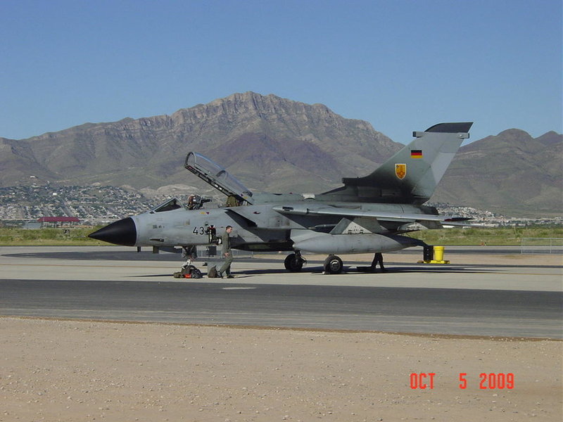 fighter jet.jpg