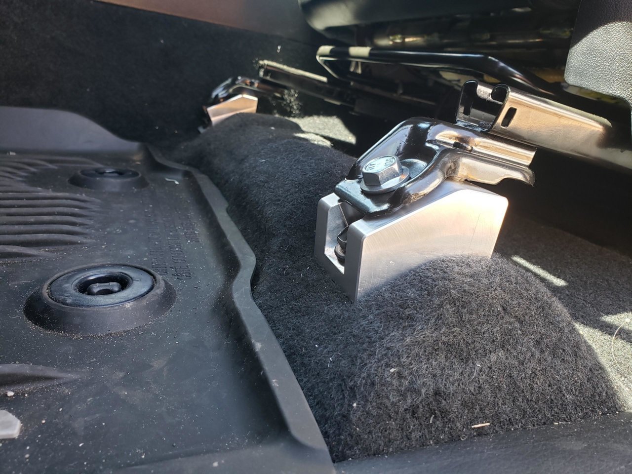 Toyota Tacoma Front Seat Riser – TheAvidOutdoors