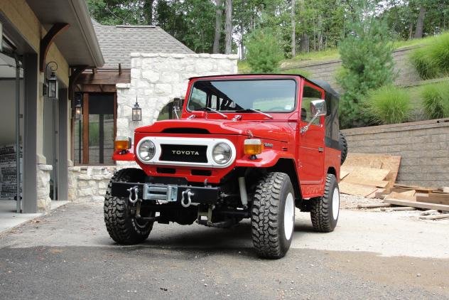 FJ40 pic 1.jpg