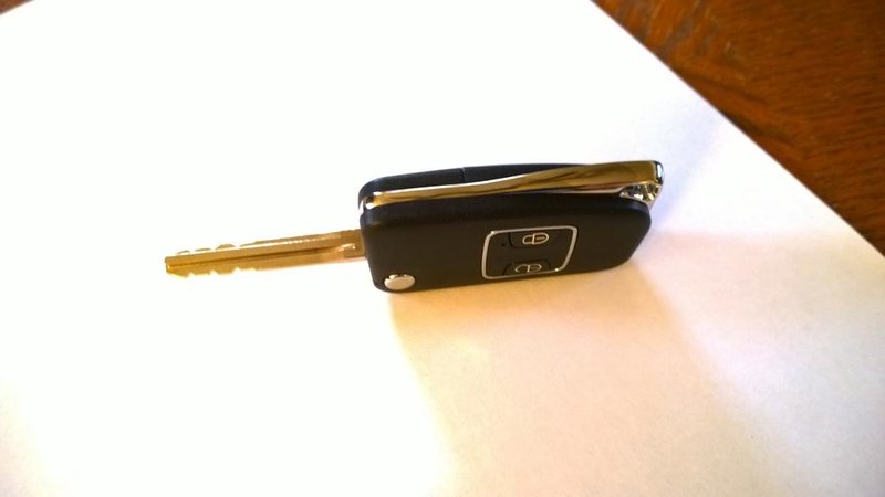flip key side open.jpg