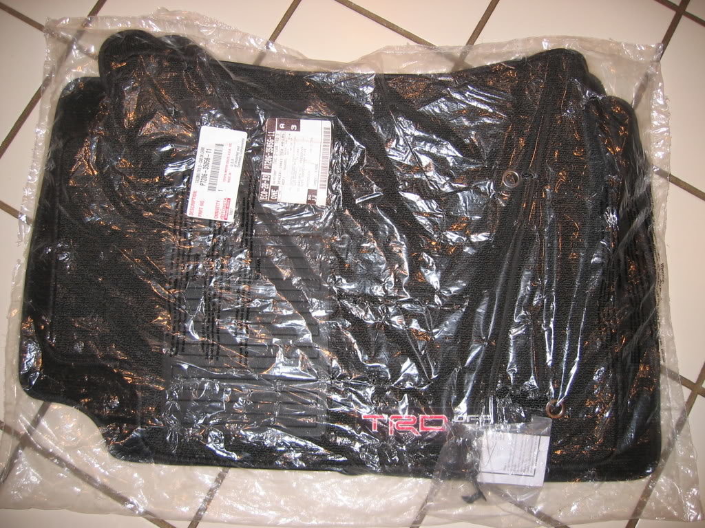 FloorMats_667b1b1f00c5113ebb62d0cb185e8bce4f855489.jpg