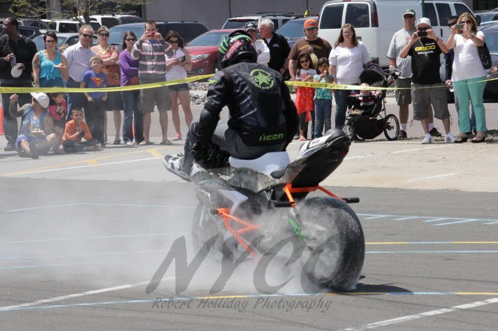 FMStuntMay2014-5_zps20371fe6_c1dab76fd29748ded8d1fbae1a71956bd1ac3066.jpg
