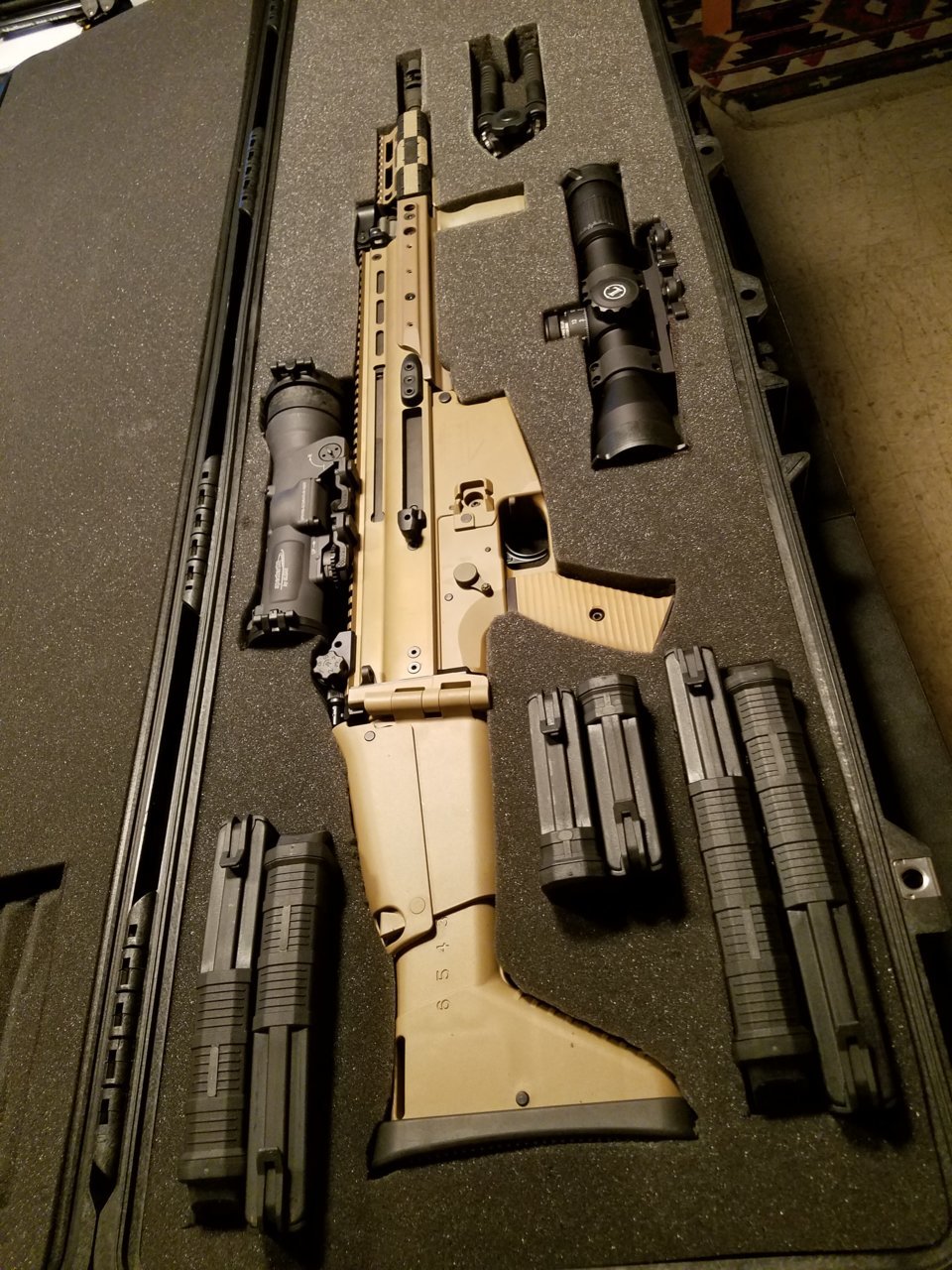FN Herstal SCAR17S.jpg