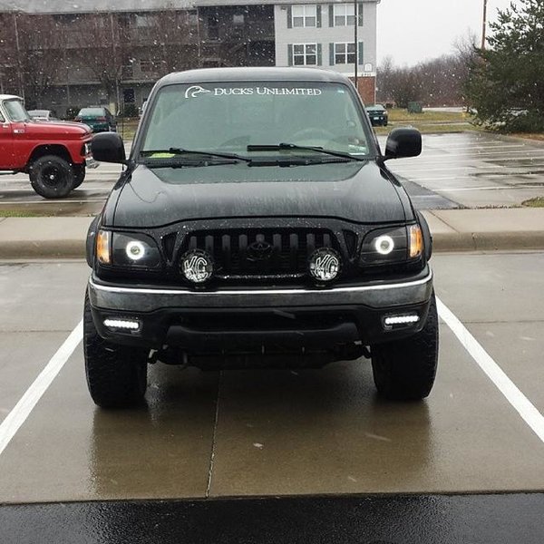 fog lights on truck.jpg