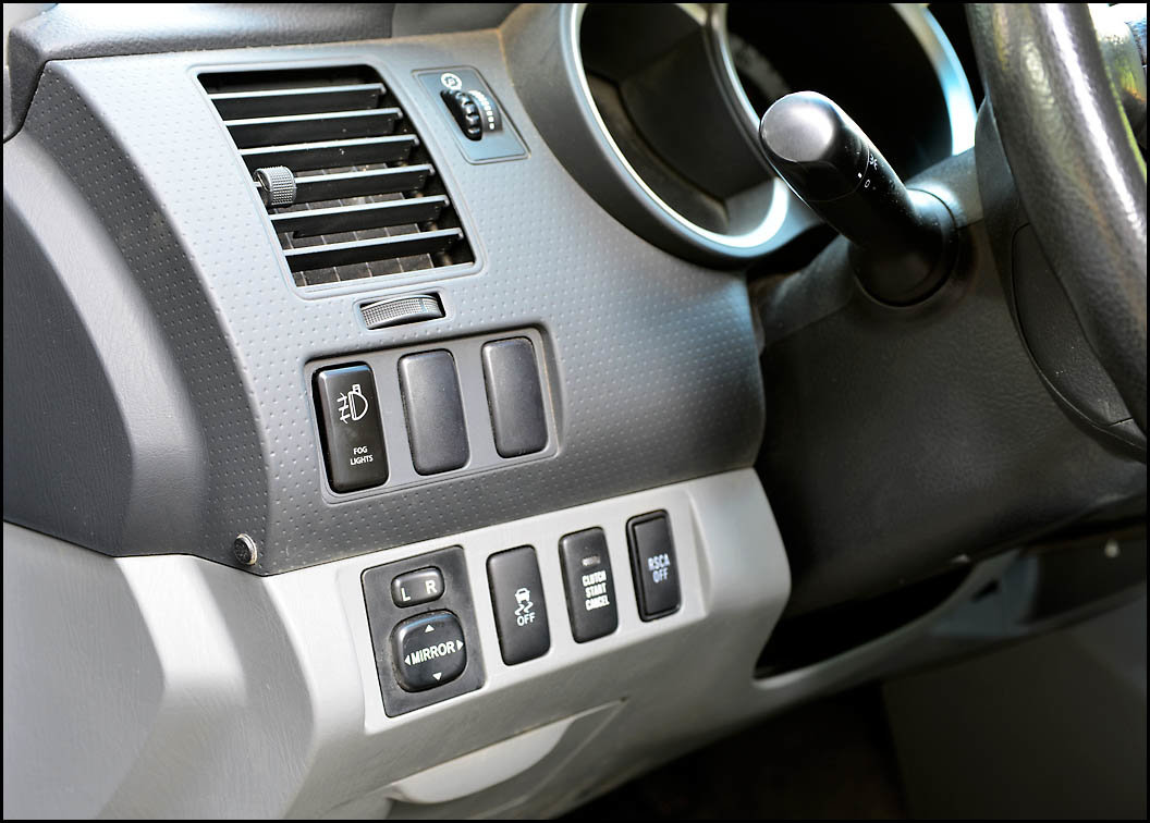 fog_light_switch_03_4710.jpg