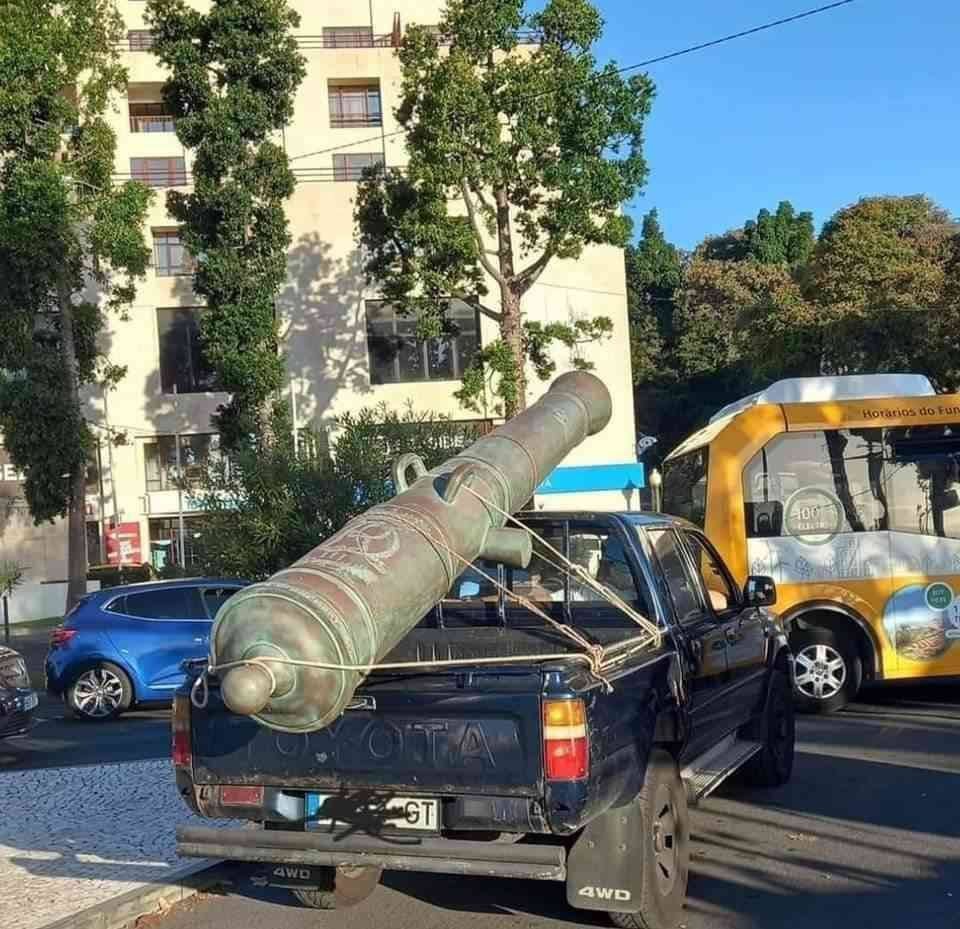 FoHjqiOXkAIk1UM.jpg