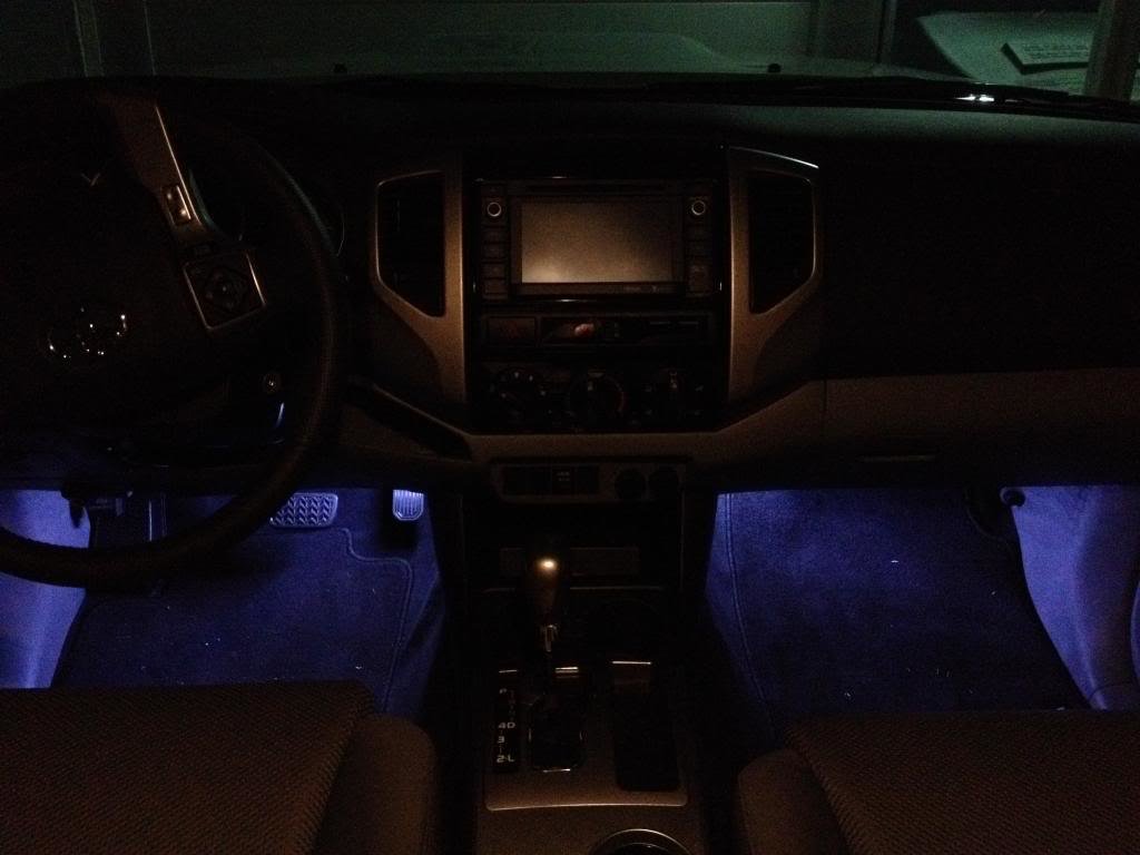 FootwellLEDs_zps32a27794_5ffc60103101b7880fe9284b744762e2bba3a3ff.jpg